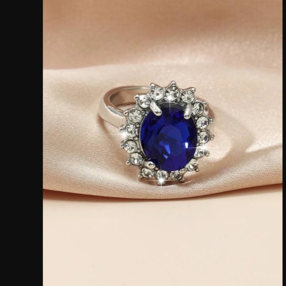 Princess Diana replica engagement ring - Picture 4 of 4